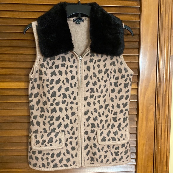 Lisa international Jackets & Coats Faux Fur Collar Vest Poshmark
